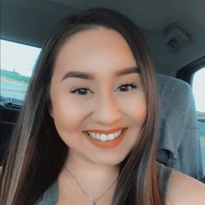 Meet your Posher, Briana